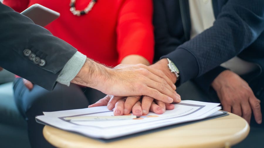 start-your-own-insurance-business-with-these-tips